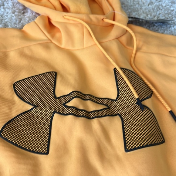 NWT Men’s Under Armour Hoodie - Picture 2 of 3